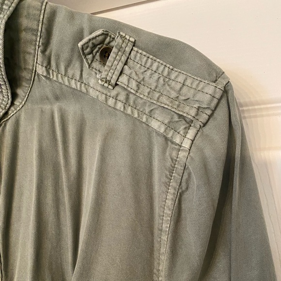 AE Olive Green Button-Up Shirt - Picture 5 of 6